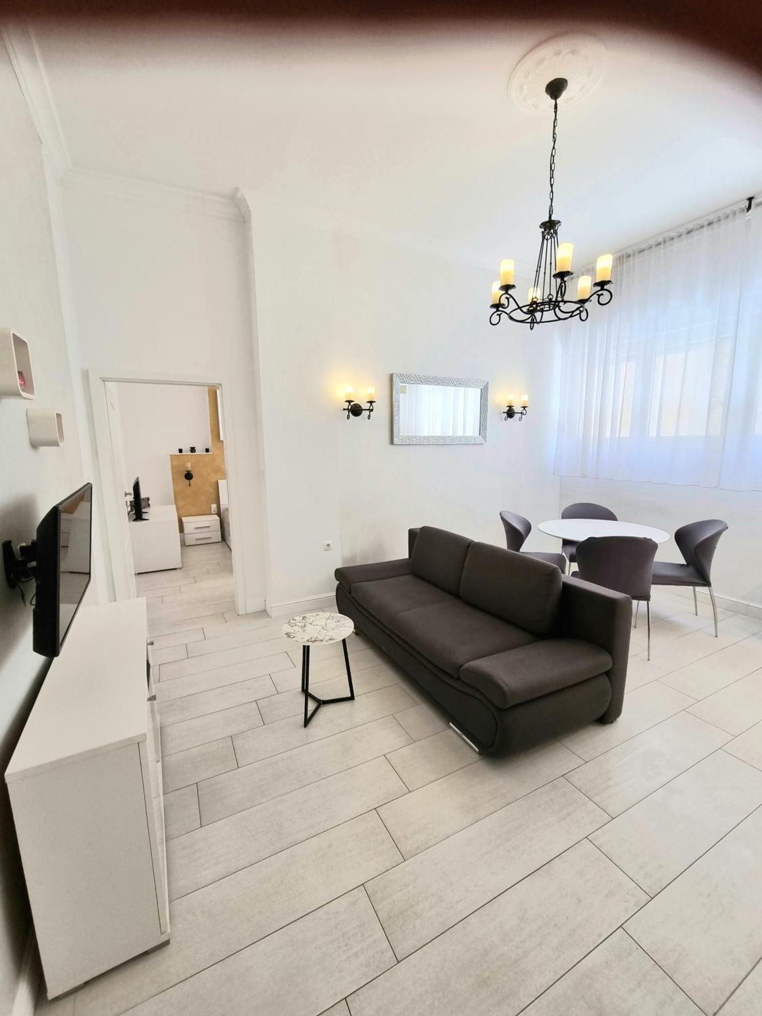 Apartment Lux Near Bridge *